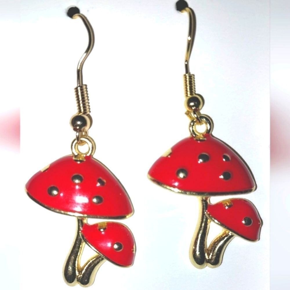 Super cute mushroom dangle earrings